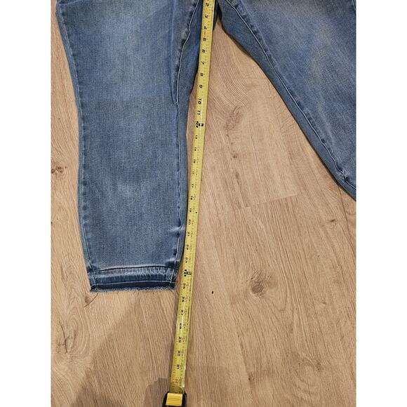 Judy Blue Jeans Women 18W Boyfriend Fit High Rise Light Stretch Frayed - Picture 8 of 10